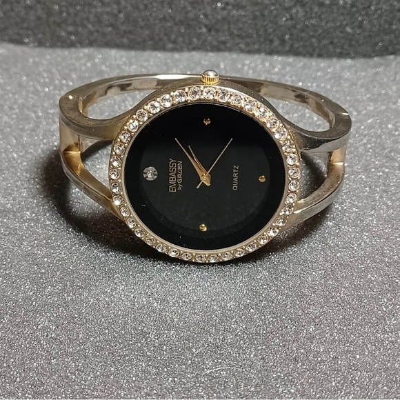 Embassy By Gruen Ladies Cuff Wist Watch Gold Tone Diamond Accents Quartz Working - Picture 1 of 7